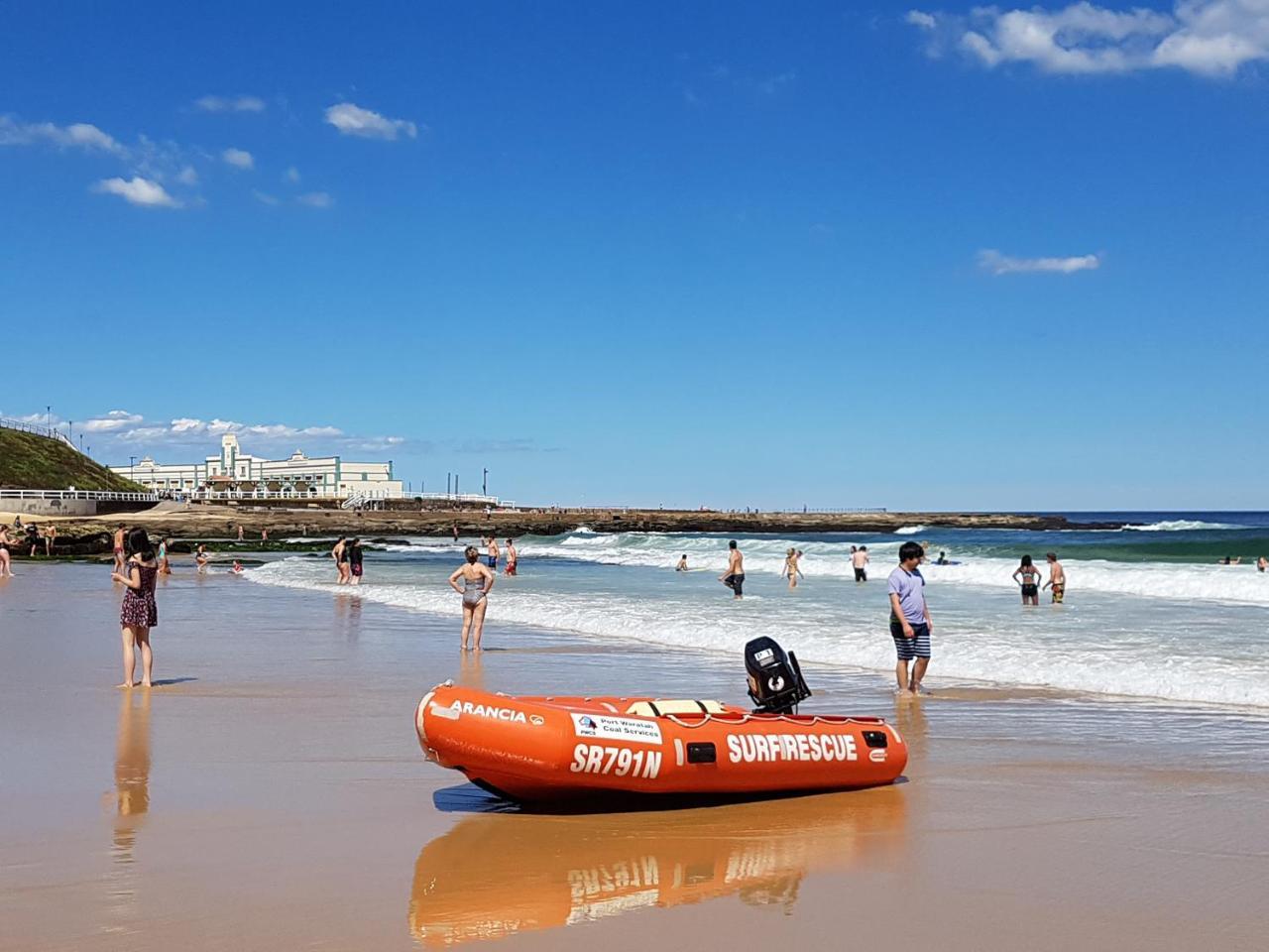 Arena Luxury Beachfront Apartment Newcastle Exterior photo